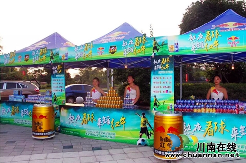 龙虾与靓车齐舞 虾“搞”酒城惊喜无穷(图7) 龙虾与靓车齐舞 虾“搞”酒城惊喜无穷(图7)