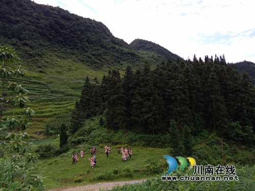 叙永摄制片《远方的孩子》:关注大山里师生情(图3) 叙永摄制片《远方的孩子》:关注大山里师生情(图3)