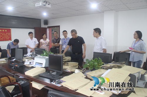 泸州市卫计委到云龙镇调研全民预防保健工作(图1)