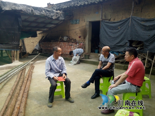 泸县石桥镇:低保精准识别助力脱贫攻坚(图1) 泸县石桥镇:低保精准识别助力脱贫攻坚(图1)