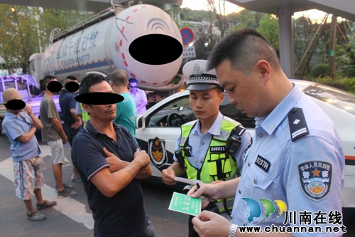 泸州交警一大队雷霆出击&nbsp;查获各类违法行为226起(图1)