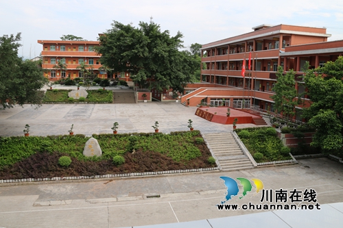 叙永兴隆中心校：没有垃圾桶的“最美学校”(图1)