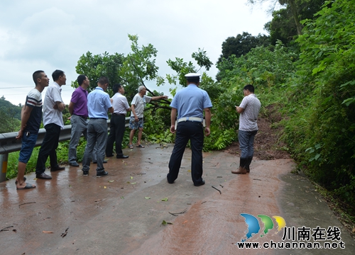 泸县太伏镇：雨后迅速检查灾情(图1)
