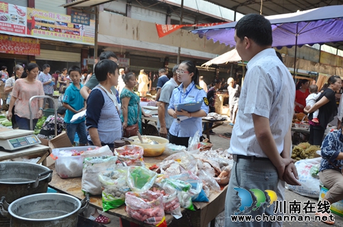 泸县太伏镇:开展食品卫生安全检查(图1) 泸县太伏镇:开展食品卫生安全检查(图1)