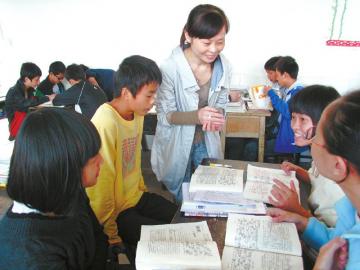 宜宾:24年不忘初心 “女神”成山里娃“铁哥们”(图1) 宜宾:24年不忘初心 “女神”成山里娃“铁哥们”(图1)