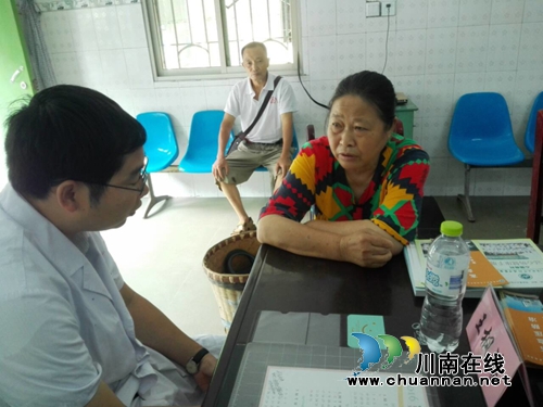 西南医大附院在纳溪大渡口镇开展义诊(图2) 西南医大附院在纳溪大渡口镇开展义诊(图2)