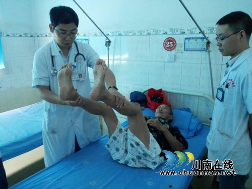 西南医大附院在纳溪大渡口镇开展义诊(图1) 西南医大附院在纳溪大渡口镇开展义诊(图1)