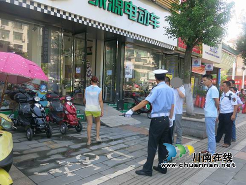 泸县交警大队联合城管部门开展电动车、三轮车专项整治行动(图1)