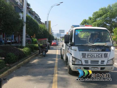 泸县交警大队联合城管部门开展电动车、三轮车专项整治行动(图3)