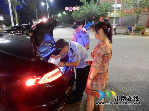 泸县警方全县持续多点位24小时设卡盘查(图7) 泸县警方全县持续多点位24小时设卡盘查(图7)
