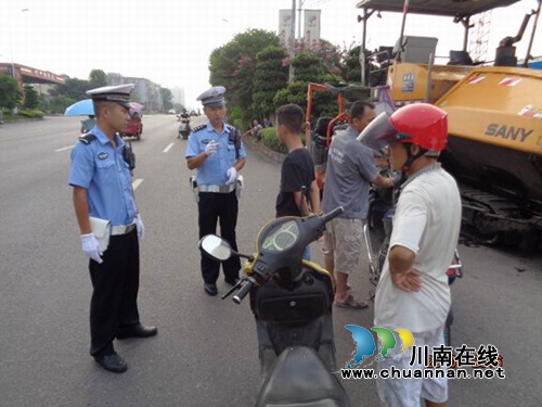 泸县交警集中整治“三车”交通违法行为(图1) 泸县交警集中整治“三车”交通违法行为(图1)