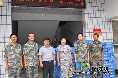 建军节前&nbsp;泸州市总工会慰问驻泸部队官兵(图4)