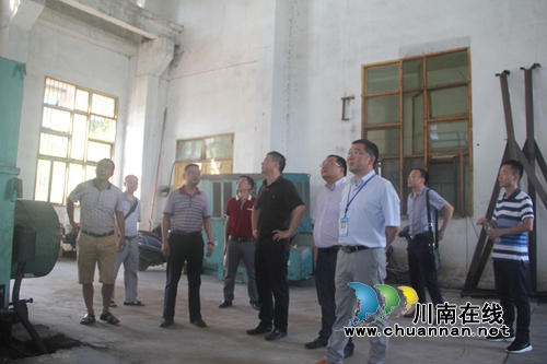 泸县副县长杜作文到喻寺镇督导易地扶贫搬迁工作(图1)