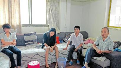 未婚妈妈患尿毒症&nbsp;泸州男方给2万一刀两断？(图1)