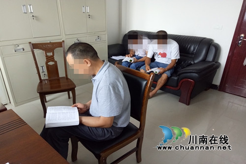 合江白鹿司法所开展“道路交通安全法”集中学习(图1) 合江白鹿司法所开展“道路交通安全法”集中学习(图1)