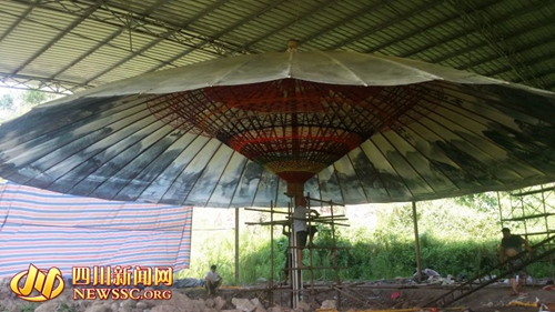 国家非遗泸州“伞王”呼之欲出&nbsp;欲冲吉尼斯记录(图1)