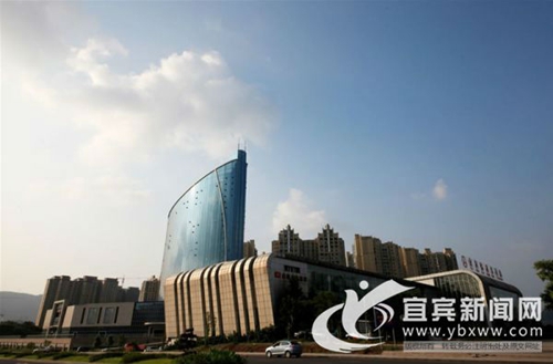 今夏天空频现“宜宾蓝” 市民点赞空气质量提升(图5) 今夏天空频现“宜宾蓝” 市民点赞空气质量提升(图5)