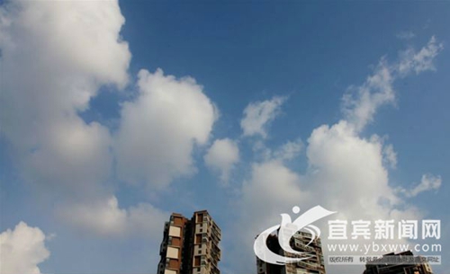 今夏天空频现“宜宾蓝” 市民点赞空气质量提升(图6) 今夏天空频现“宜宾蓝” 市民点赞空气质量提升(图6)
