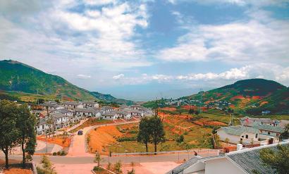 咬定“穷根”不松劲&nbsp;苦干实干换新貌(图1)