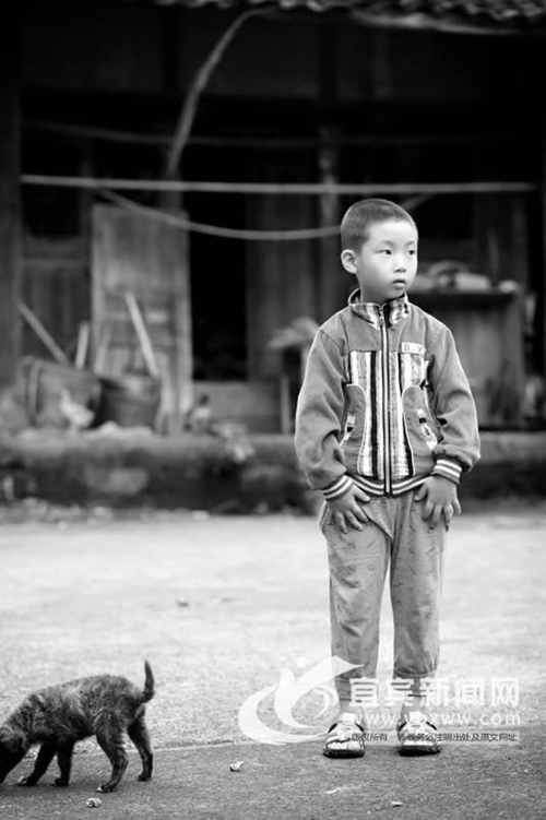 “0元”成本&nbsp;宜宾人拍留守儿童题材微电影(图2)