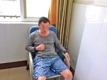 内江男被儿子遗弃 住院11个月欠下近8万费用(图1) 内江男被儿子遗弃 住院11个月欠下近8万费用(图1)