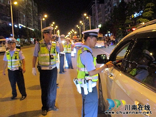 酒驾毒驾专项整治&nbsp;泸州交警查处交通违法484起(图1)
