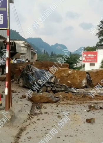 叙永分水镇发生山体塌方：3车被砸&nbsp;无人伤亡(图1)