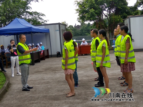 泸县环保局开展突发环境事件应急演练(图4)