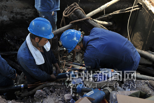 施工挖掘引发泸州城北大停电&nbsp;电力人抢修30小时(图4)