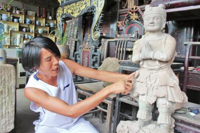 宜宾“古董疯子”终极梦想：建座山庄装宝贝(图1)