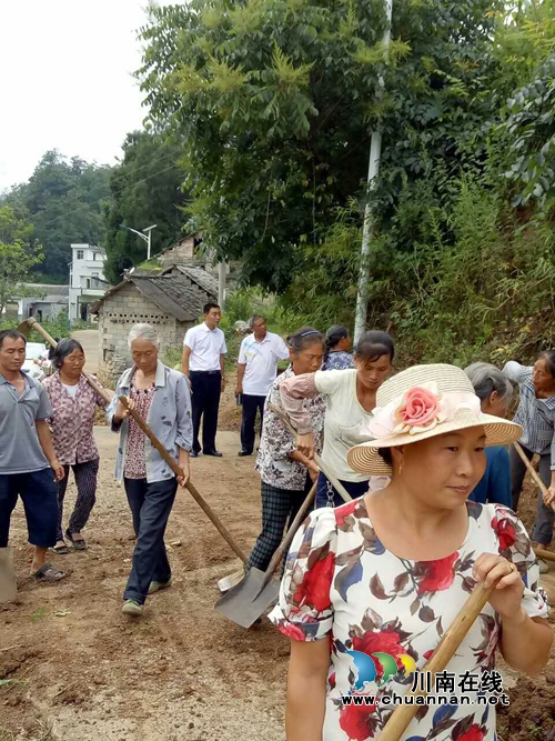 兴仁县政协副主席视察城北街道整脏治乱工作(图4)