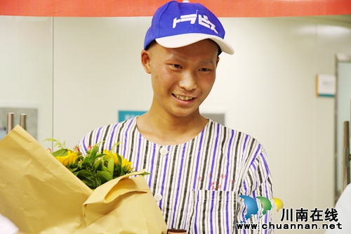 泸州首例造血干细胞自体移植患者成功出仓(图2)