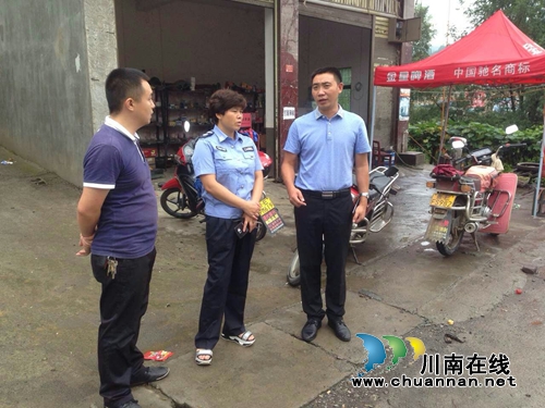 兴仁县城北街道领导带队检查农村道路交通安全(图2)