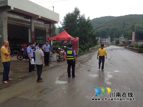 兴仁县城北街道领导带队检查农村道路交通安全(图3)