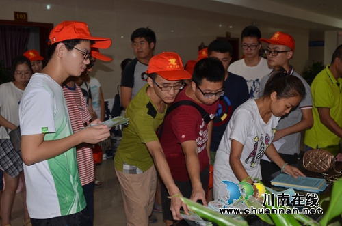 泸州举行2016年“金秋助学”启动仪式(图7) 泸州举行2016年“金秋助学”启动仪式(图7)