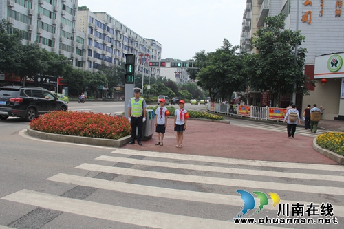 合江人民小学学生&nbsp;“零距离”体验警营生活(图2)