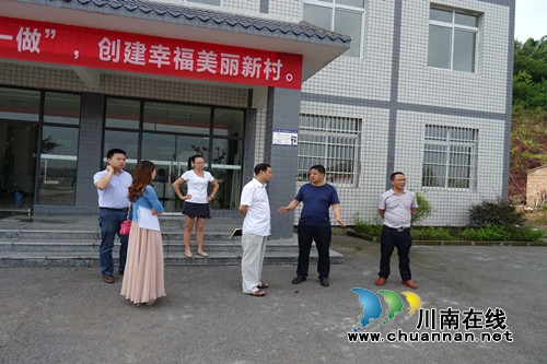 合江：多部门指导大桥镇长江村创建工作(图1)