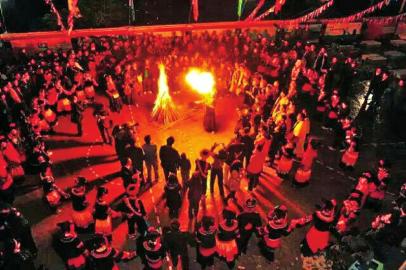 26日-27日&nbsp;宜宾屏山彝族火把节开启狂欢模式(图1)