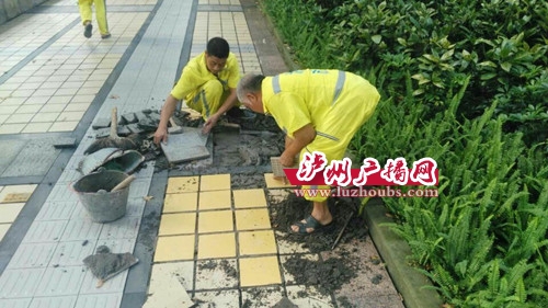 泸州启动主干道无障碍设施改造 预计10月完工(图1) 泸州启动主干道无障碍设施改造 预计10月完工(图1)