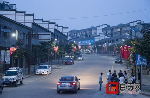 自贡：光伏太阳能路灯免费扮靓仙市古镇(图2)