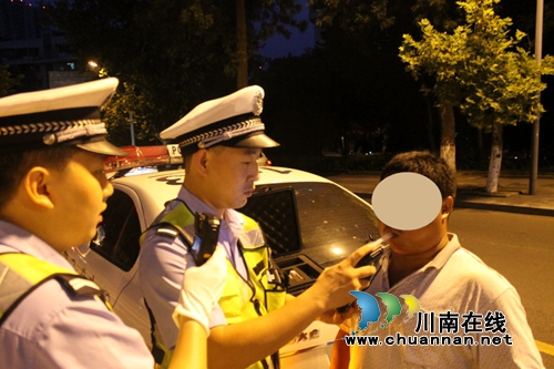 交警一大队开展整治酒驾醉驾违法行为集中统一行动(图3)