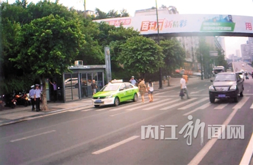 内江:斑马线上不让行人 三周内575辆车被查处(图1) 内江:斑马线上不让行人 三周内575辆车被查处(图1)