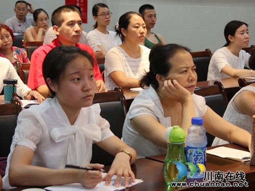 泸州:“培训沙龙”给财务税收人“添金”(图2) 泸州:“培训沙龙”给财务税收人“添金”(图2)
