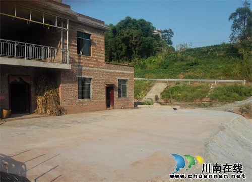 周昌海驻村蹲点&nbsp;泸县沙河村贫困群众生活日益改善(图1)