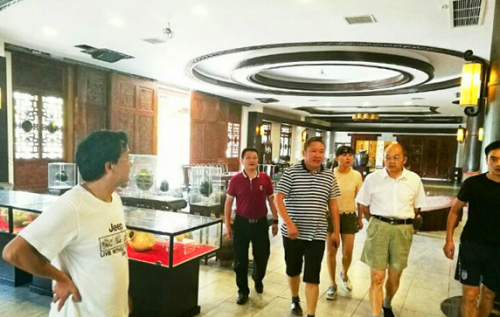 著名经济学家杨继瑞赴泸调研赖糟坊总部基地(图2)