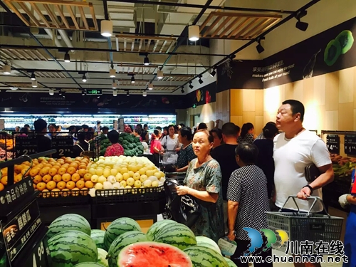 永辉开业 低价风暴持续三天 泸州人都来抢疯啦!(图13) 永辉开业 低价风暴持续三天 泸州人都来抢疯啦!(图13)