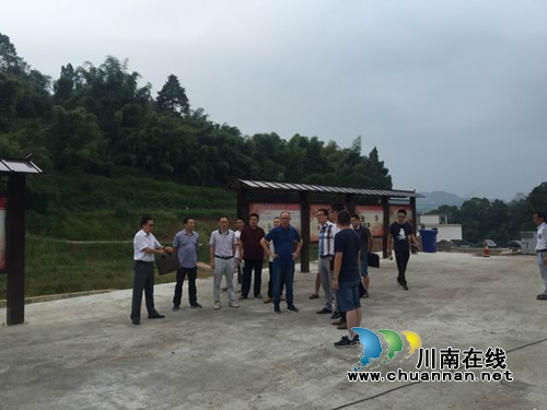 合江县委书记张季頫督查榕山镇脱贫攻坚工作(图2) 合江县委书记张季頫督查榕山镇脱贫攻坚工作(图2)