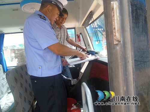 宜宾县交管大队：多措并举加强校车交通安全管理(图2)