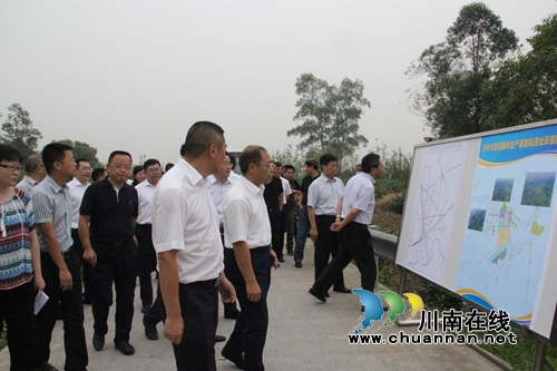 蒋辅义刘强深入云龙镇调研泸州空港产业园(图1) 蒋辅义刘强深入云龙镇调研泸州空港产业园(图1)