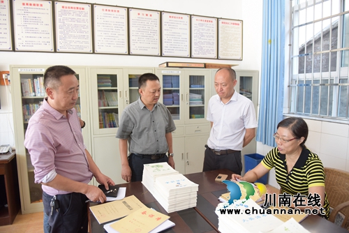 泸州市教育局到叙永开展贫困学子入学督查(图3) 泸州市教育局到叙永开展贫困学子入学督查(图3)
